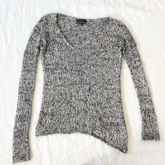 Tulula Avenue Asymmetrical Loose Knit Sweater - Picture 8 of 15